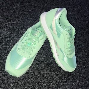 Reebok Classic Nylon